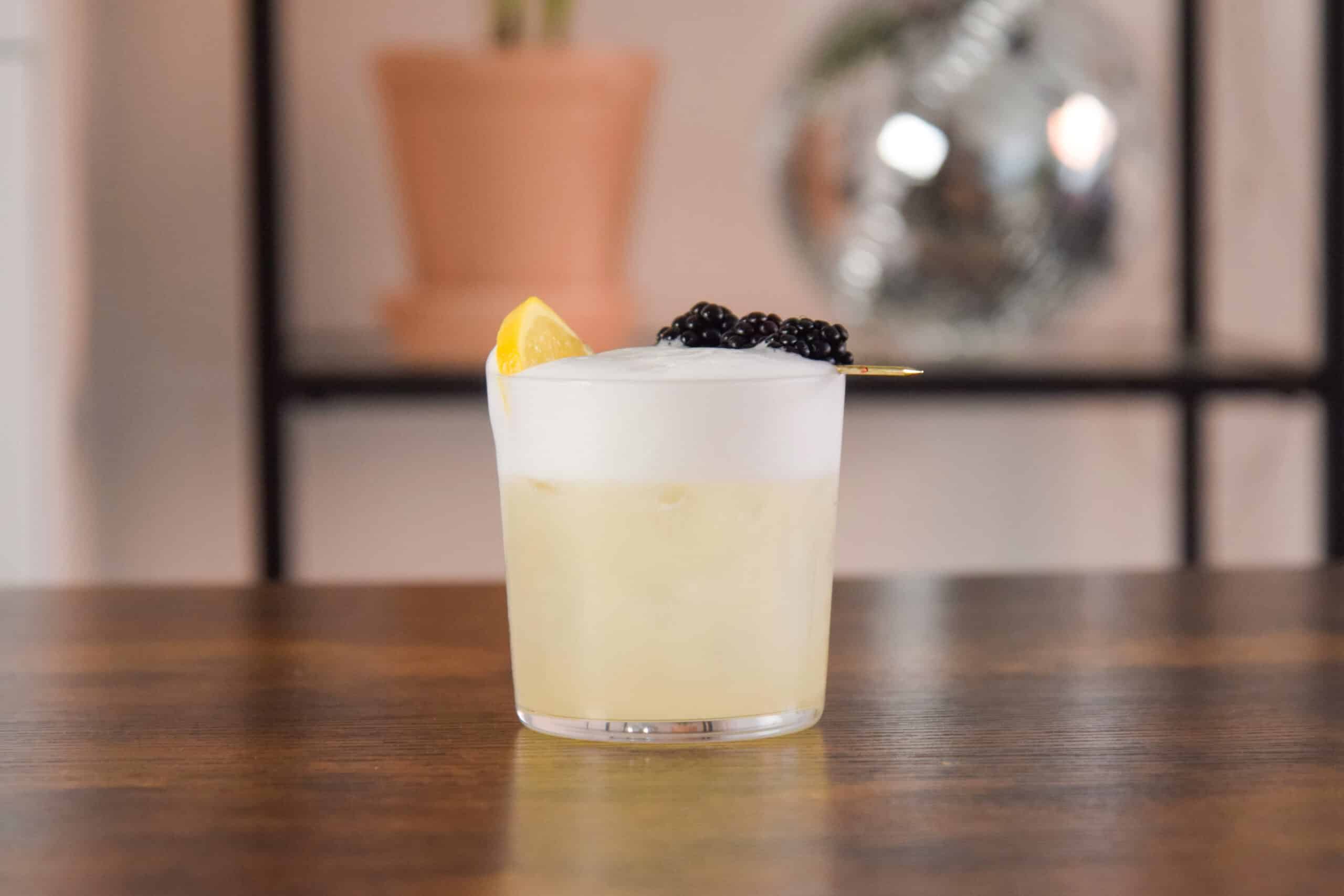 blackberry-sour-cocktail